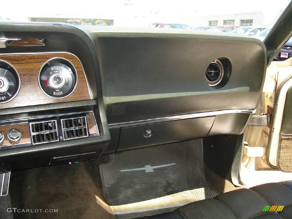 1970 Thunderbird Landau Sedan - Yellow / Black photo #43