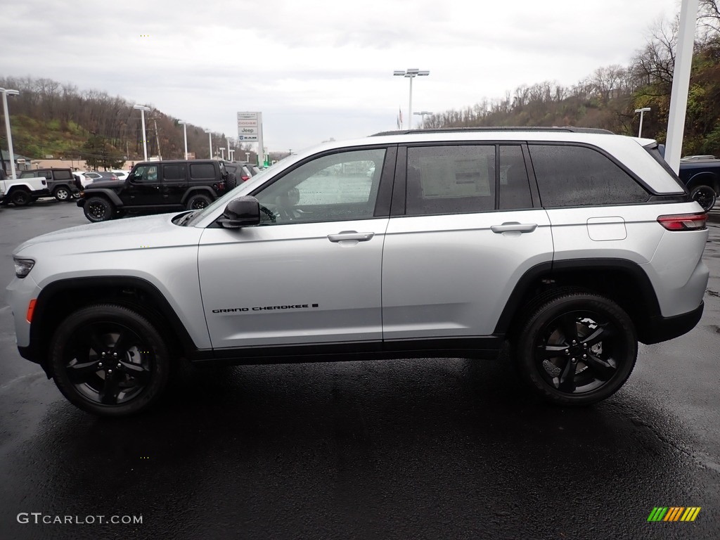 Silver Zynith 2023 Jeep Grand Cherokee Altitude 4x4 Exterior Photo #145165295