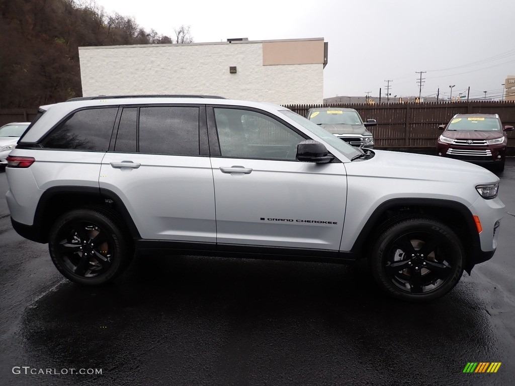 Silver Zynith 2023 Jeep Grand Cherokee Altitude 4x4 Exterior Photo #145165422