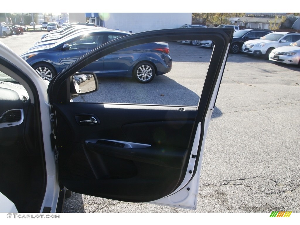 2018 Journey SE AWD - Vice White / Black photo #15