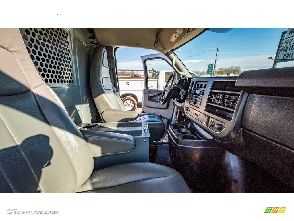 2016 Savana Van 3500 Cargo - Summit White / Medium Pewter photo #25