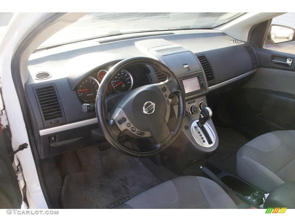 2012 Sentra 2.0 SR - Aspen White / Charcoal photo #10