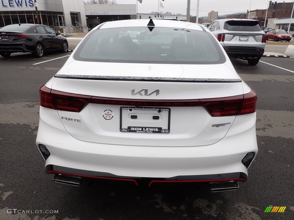 2023 Forte GT - Snow White Pearl / Black photo #7