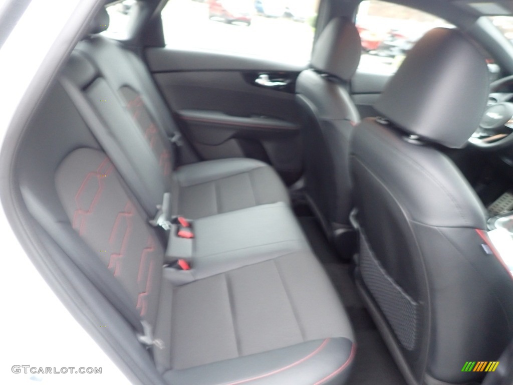 2023 Forte GT - Snow White Pearl / Black photo #10