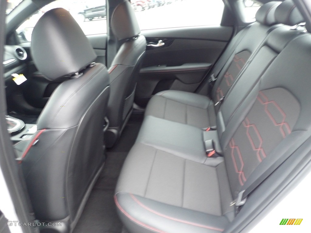 2023 Forte GT - Snow White Pearl / Black photo #12