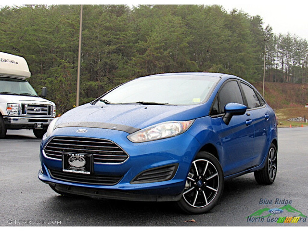 2018 Fiesta SE Sedan - Lightning Blue / Charcoal Black photo #1