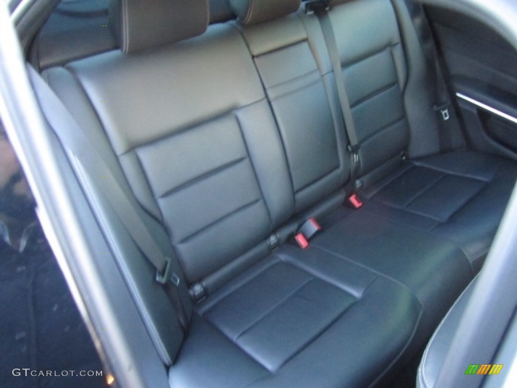 2015 E 350 4Matic Sedan - Palladium Silver Metallic / Black photo #24