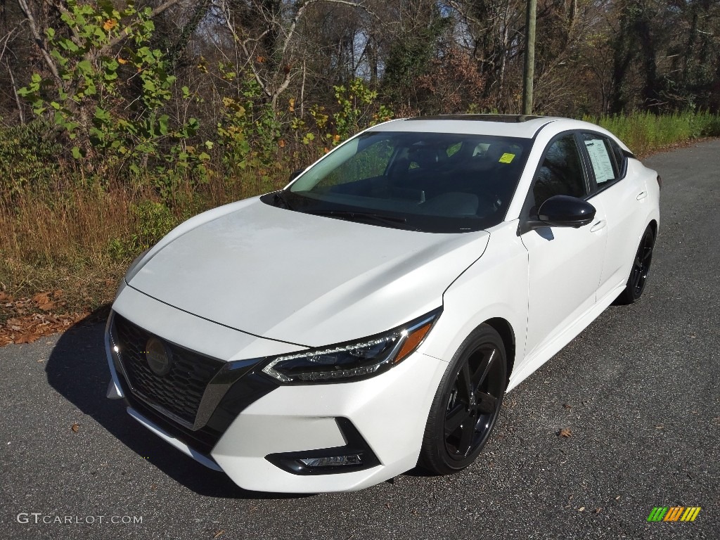 2022 Sentra SR - Aspen White Tricoat / Charcoal photo #2