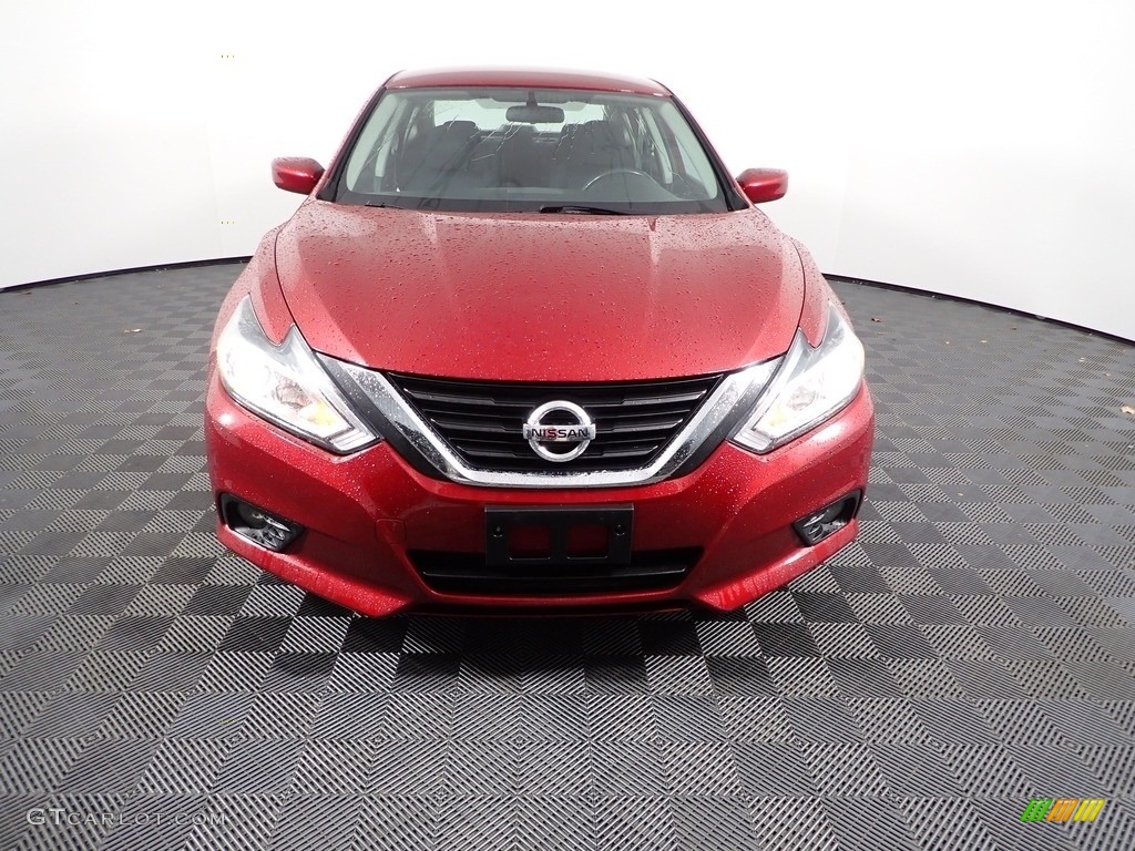 2017 Altima 2.5 SV - Cayenne Red / Charcoal photo #4