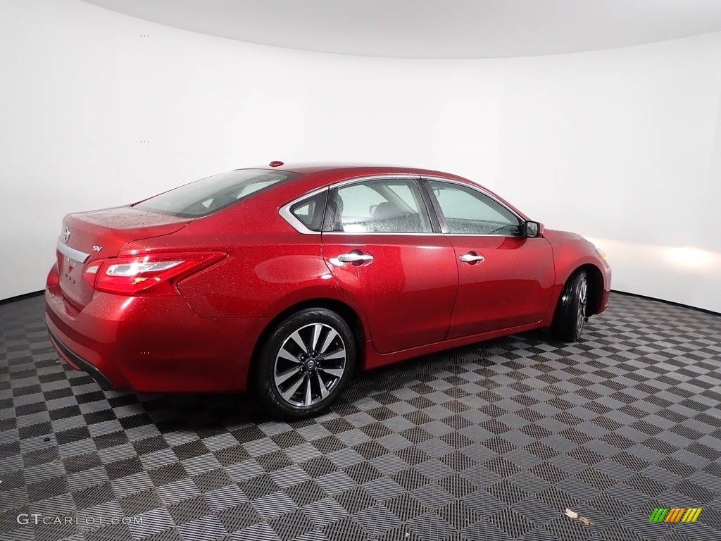 2017 Altima 2.5 SV - Cayenne Red / Charcoal photo #10