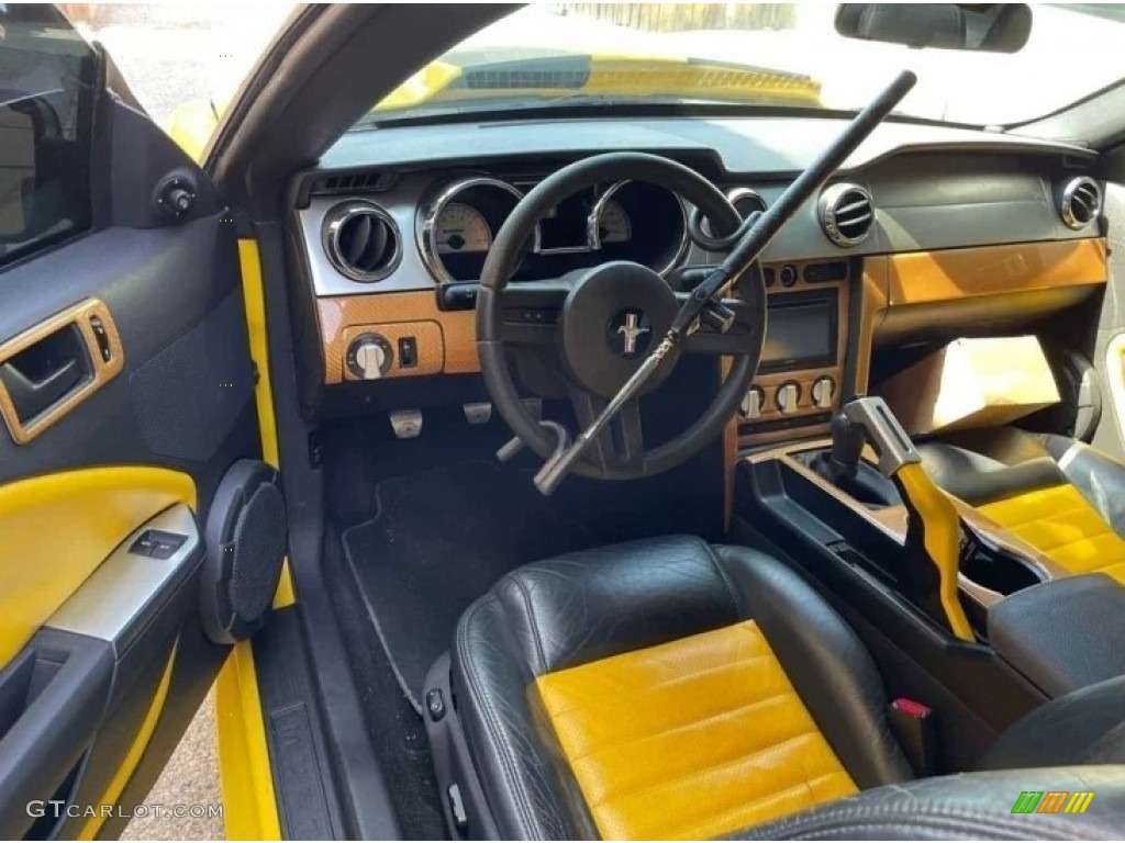 Dark Charcoal/Yellow Interior 2005 Ford Mustang Roush Stage 3 Coupe Photo #145176836