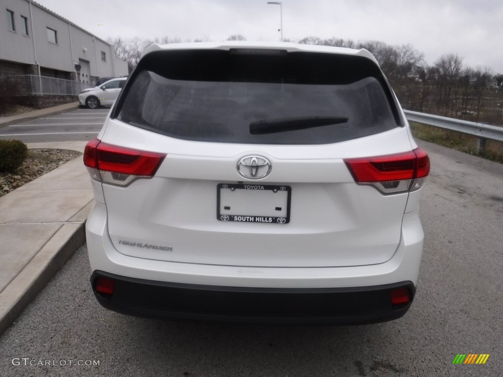 2019 Highlander LE - Blizzard Pearl White / Ash photo #14