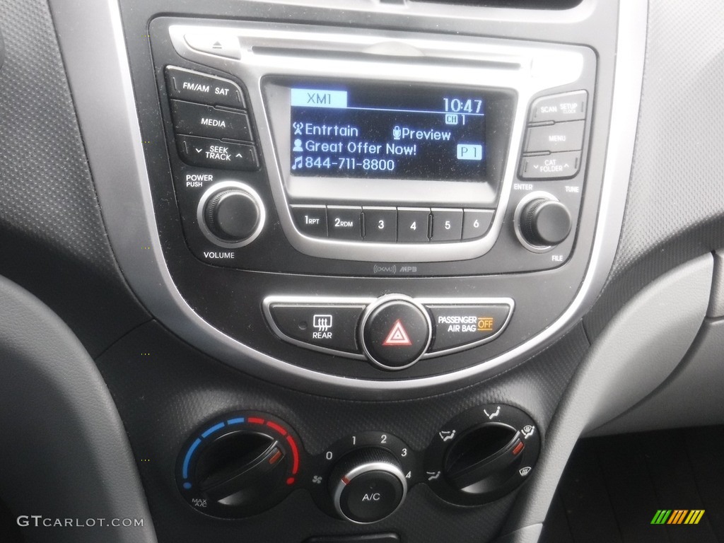 2015 Hyundai Accent GLS Controls Photos