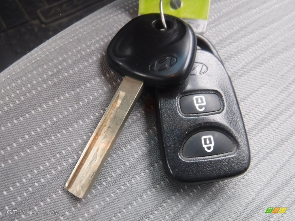 2015 Hyundai Accent GLS Keys Photo #145180544