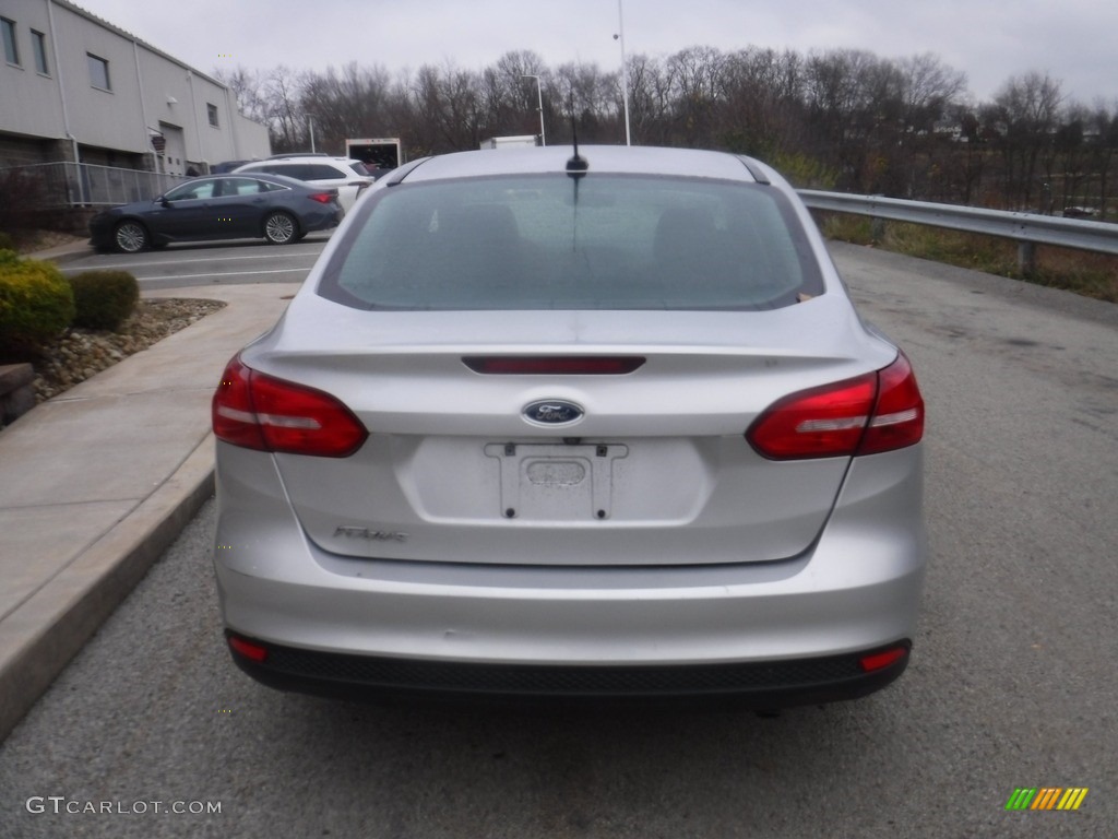 2016 Focus S Sedan - Ingot Silver / Charcoal Black photo #15