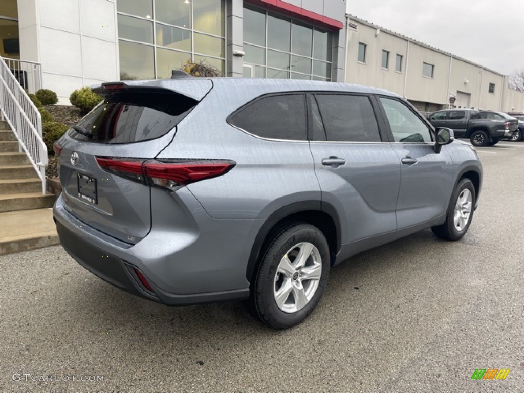 Moon Dust 2023 Toyota Highlander LE Exterior Photo 145184914