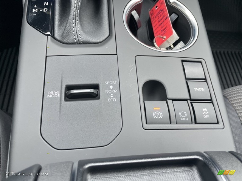 2023 Toyota Highlander LE Controls Photos