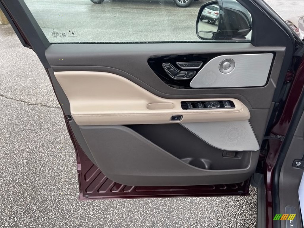 2020 Lincoln Aviator Reserve AWD Sandstone Door Panel Photo #145185450