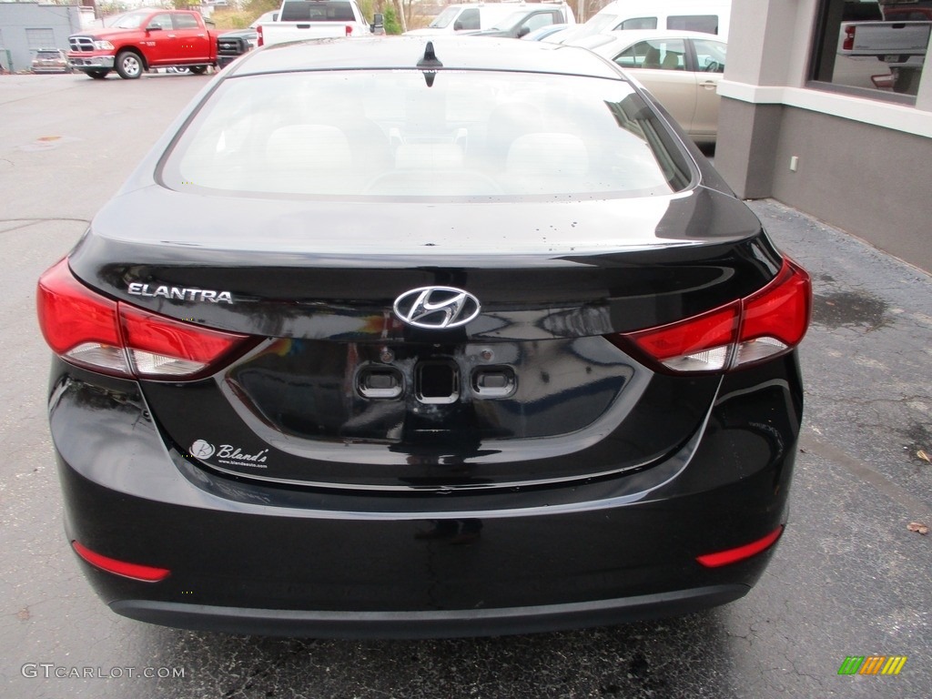 2014 Elantra SE Sedan - Black / Beige photo #28