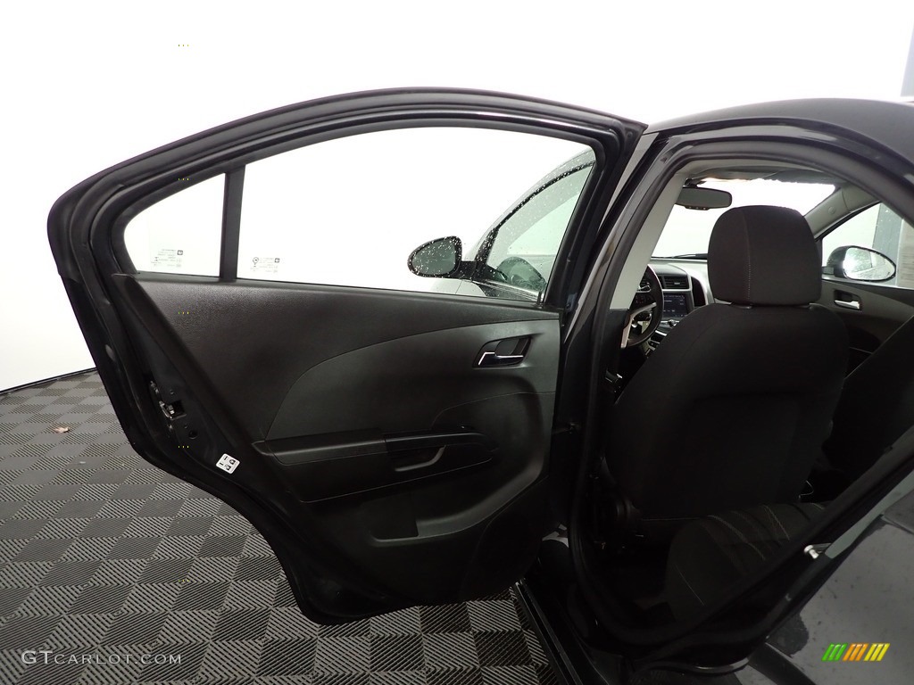 2018 Sonic LT Sedan - Nightfall Gray Metallic / Jet Black photo #21