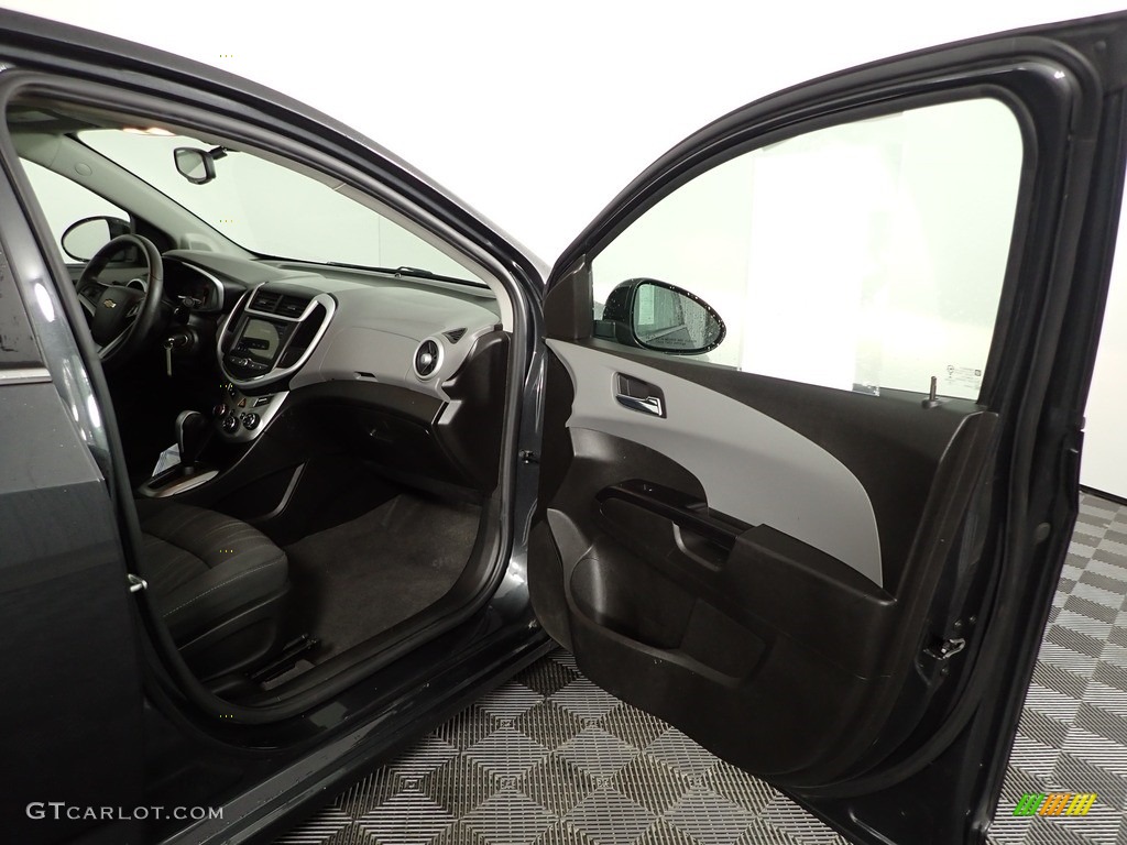 2018 Sonic LT Sedan - Nightfall Gray Metallic / Jet Black photo #24