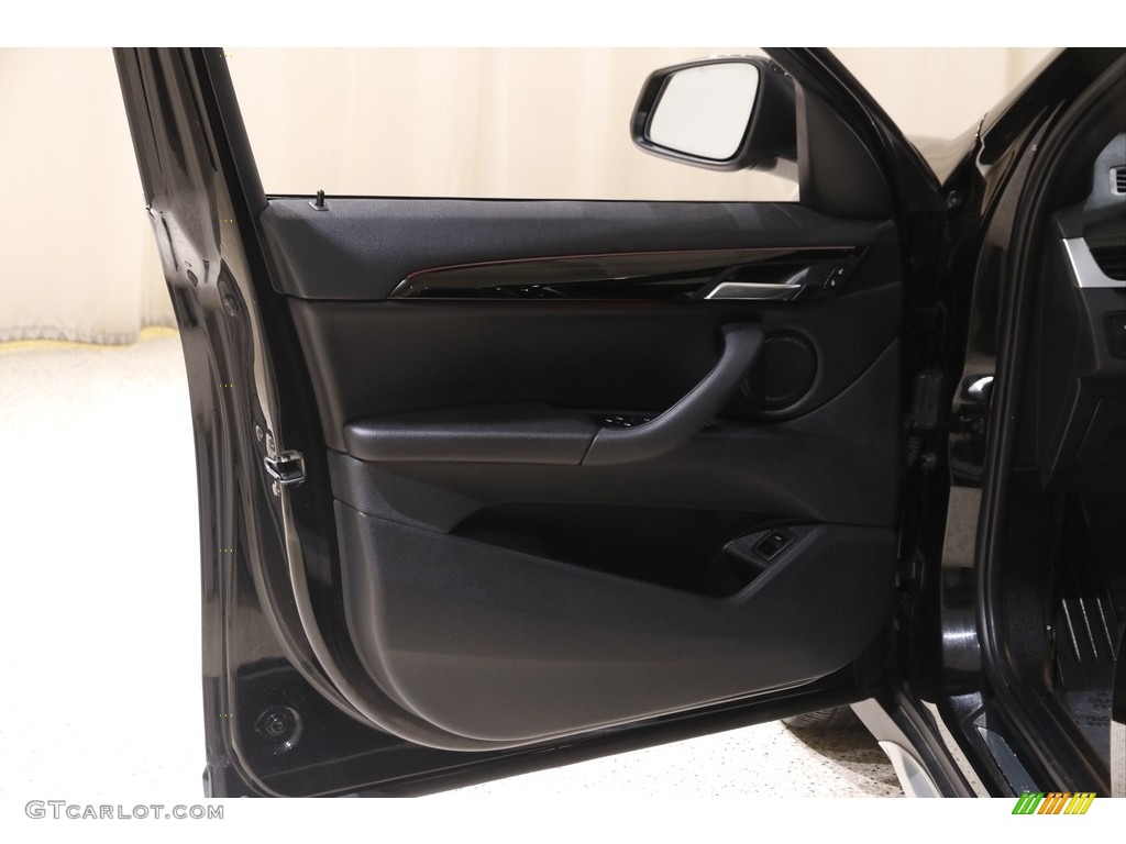 2019 X1 xDrive28i - Jet Black / Black photo #4