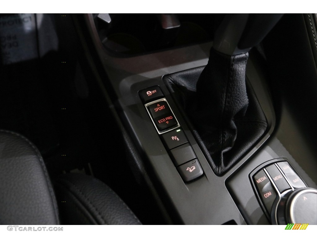2019 X1 xDrive28i - Jet Black / Black photo #18