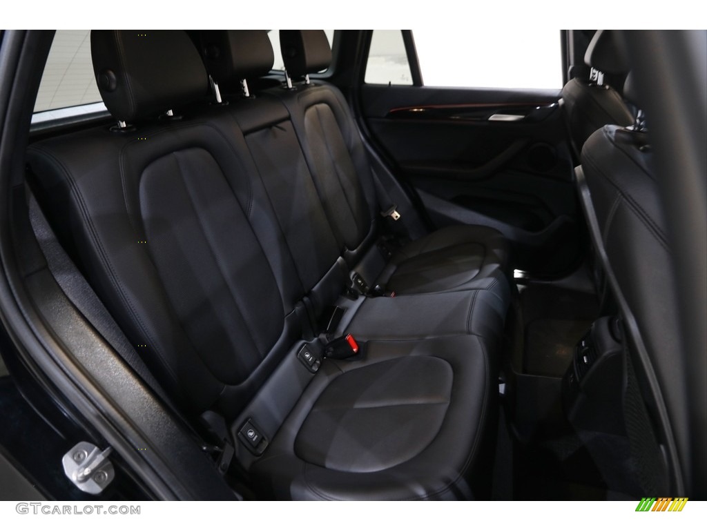 2019 X1 xDrive28i - Jet Black / Black photo #21
