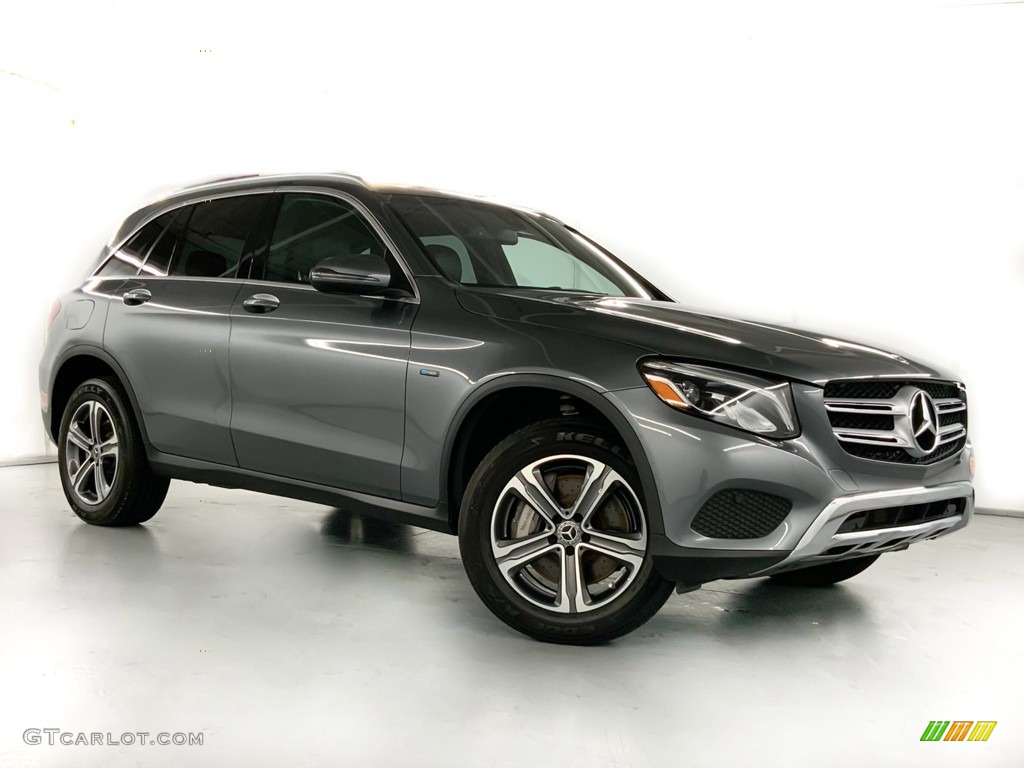 2019 GLC 350e 4Matic - Selenite Grey Metallic / Black photo #2