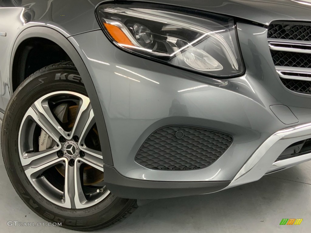 2019 GLC 350e 4Matic - Selenite Grey Metallic / Black photo #3