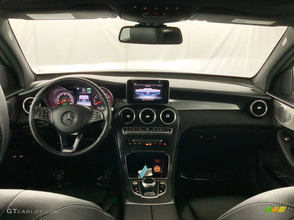 2019 GLC 350e 4Matic - Selenite Grey Metallic / Black photo #23