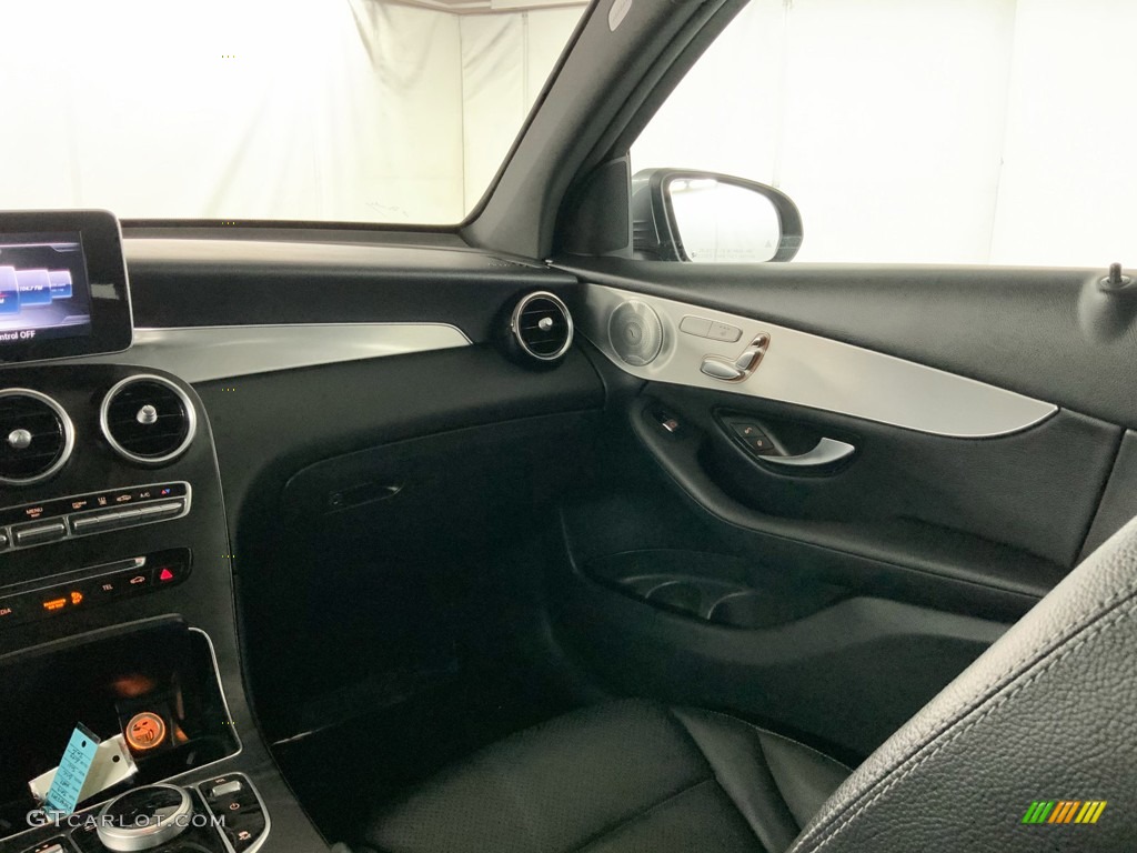 2019 GLC 350e 4Matic - Selenite Grey Metallic / Black photo #27