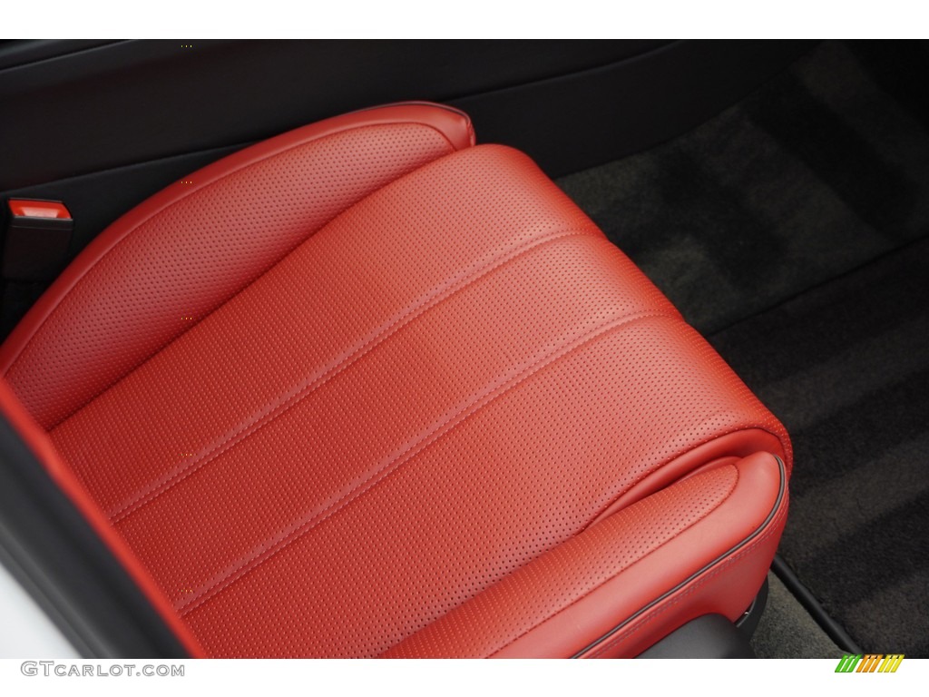 2021 Bentley Bentayga V8 Front Seat Photo #145194436
