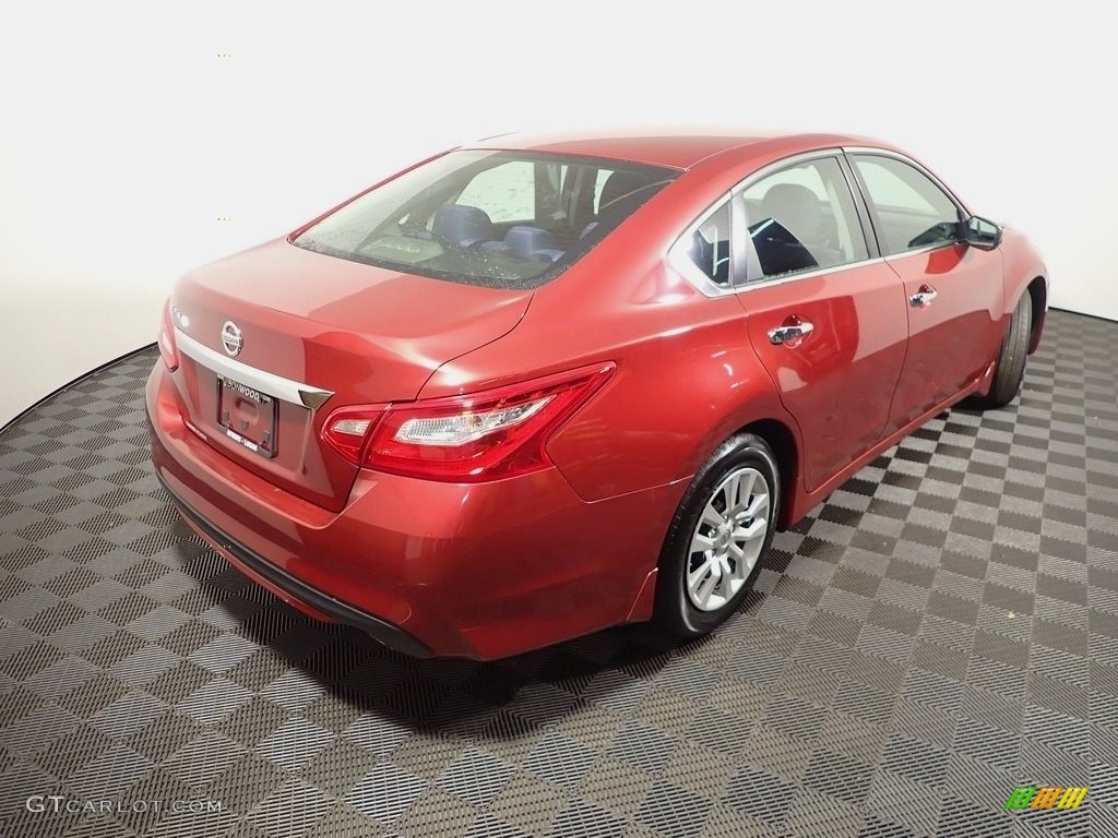 2016 Altima 2.5 S - Cayenne Red / Charcoal photo #13