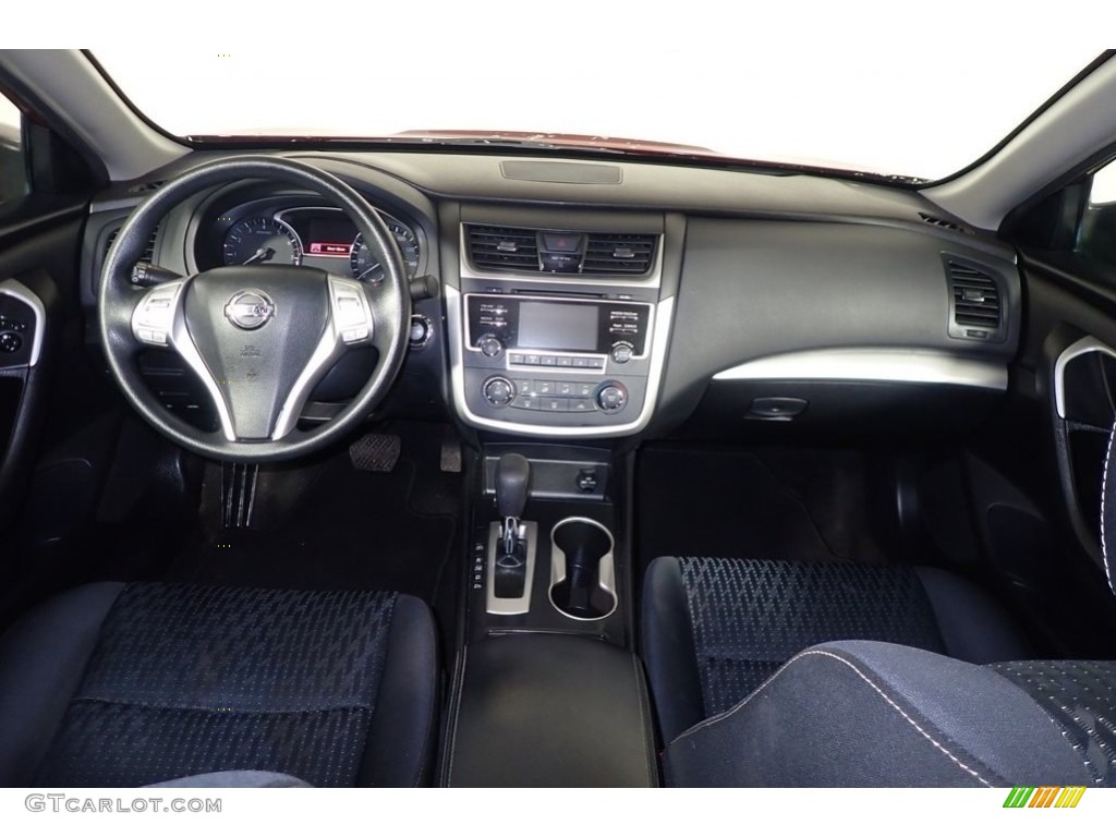 2016 Altima 2.5 S - Cayenne Red / Charcoal photo #14