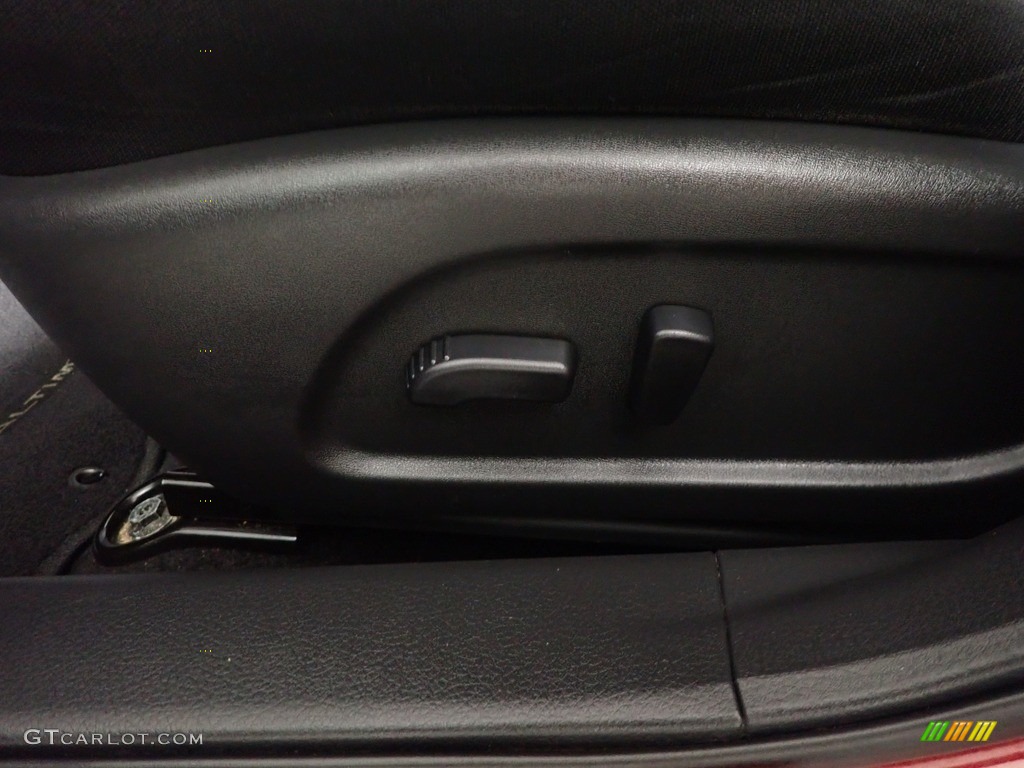 2016 Altima 2.5 S - Cayenne Red / Charcoal photo #20