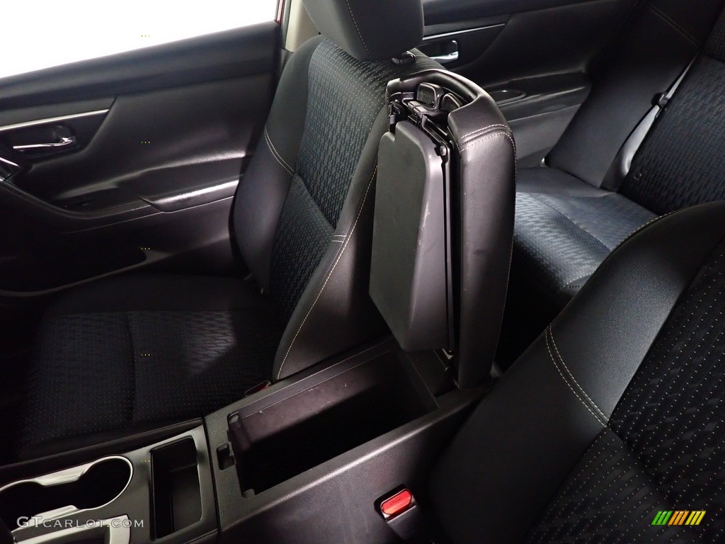 2016 Altima 2.5 S - Cayenne Red / Charcoal photo #27