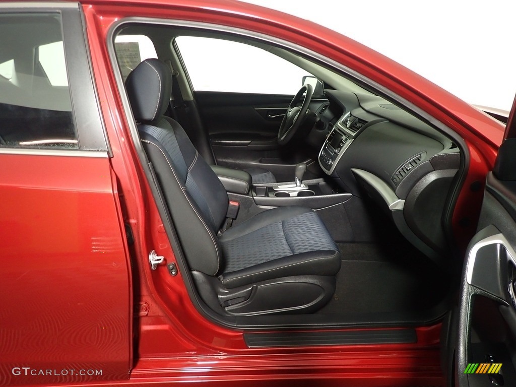 2016 Altima 2.5 S - Cayenne Red / Charcoal photo #33