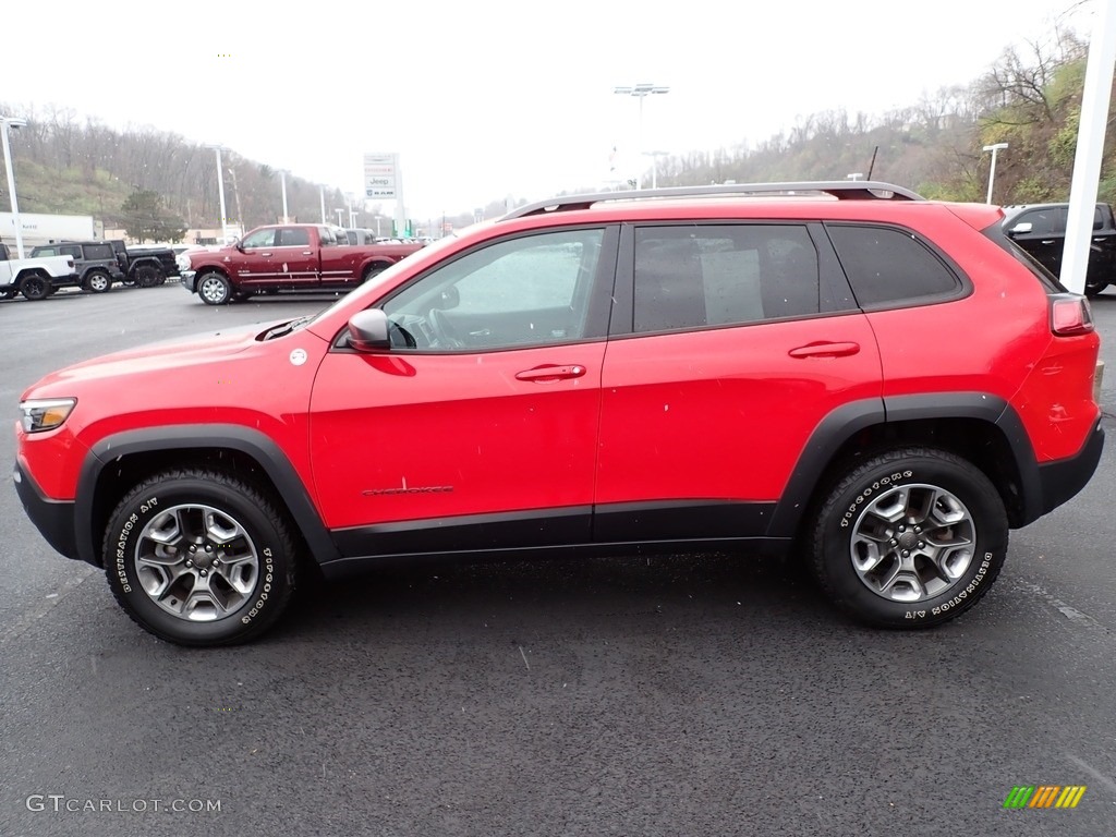 2019 Cherokee Trailhawk 4x4 - Firecracker Red / Black photo #2