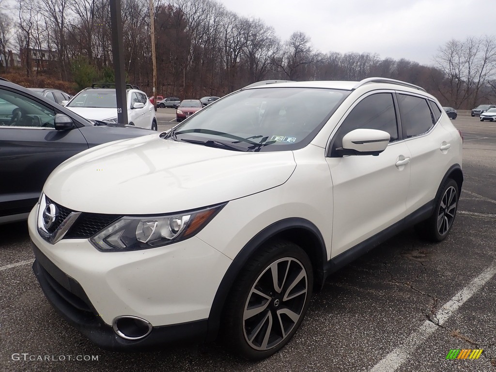 Pearl White Nissan Rogue Sport
