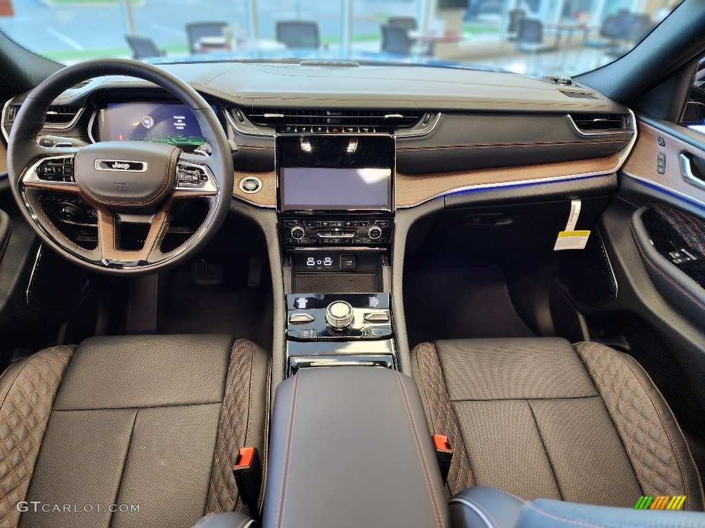 Global Black Interior 2022 Jeep Grand Cherokee Summit 4XE Hybrid Photo #145201043