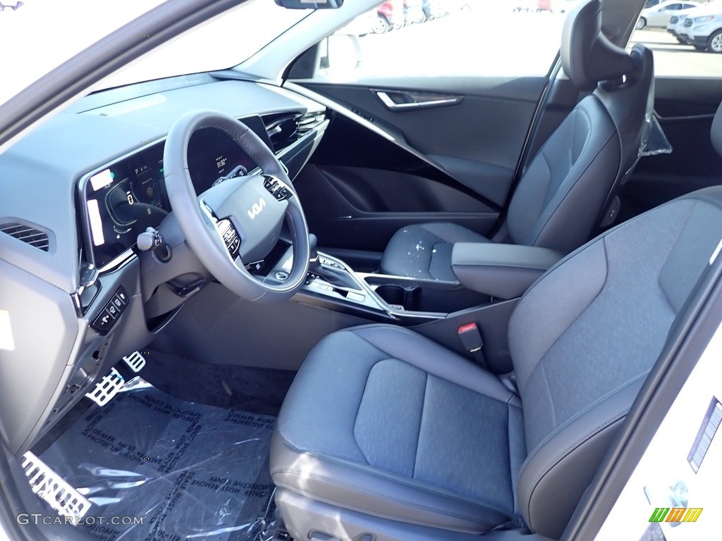 2023 Niro SX Hybrid - Snow White Pearl / Charcoal photo #14