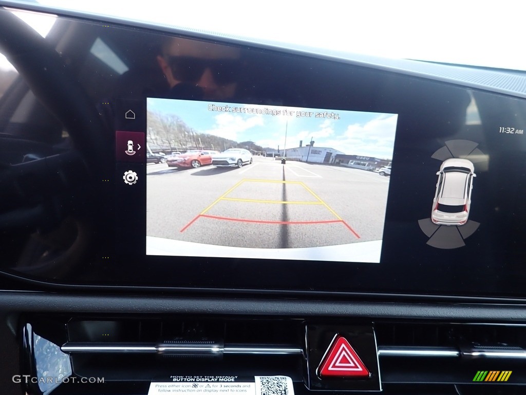 2023 Niro SX Hybrid - Snow White Pearl / Charcoal photo #18