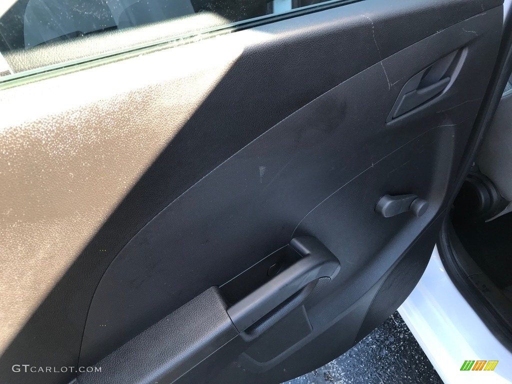 2017 Sonic LT Hatchback - Summit White / Jet Black/Dark Titanium photo #20