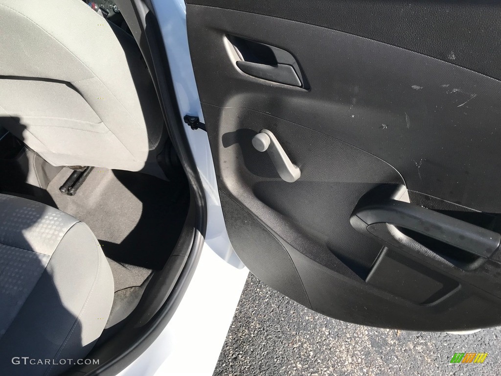 2017 Sonic LT Hatchback - Summit White / Jet Black/Dark Titanium photo #21