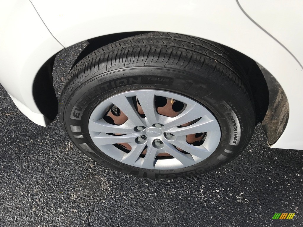 2017 Sonic LT Hatchback - Summit White / Jet Black/Dark Titanium photo #26