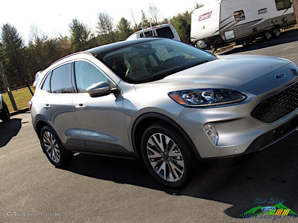2022 Escape Titanium 4WD - Iconic Silver / Sandstone photo #26
