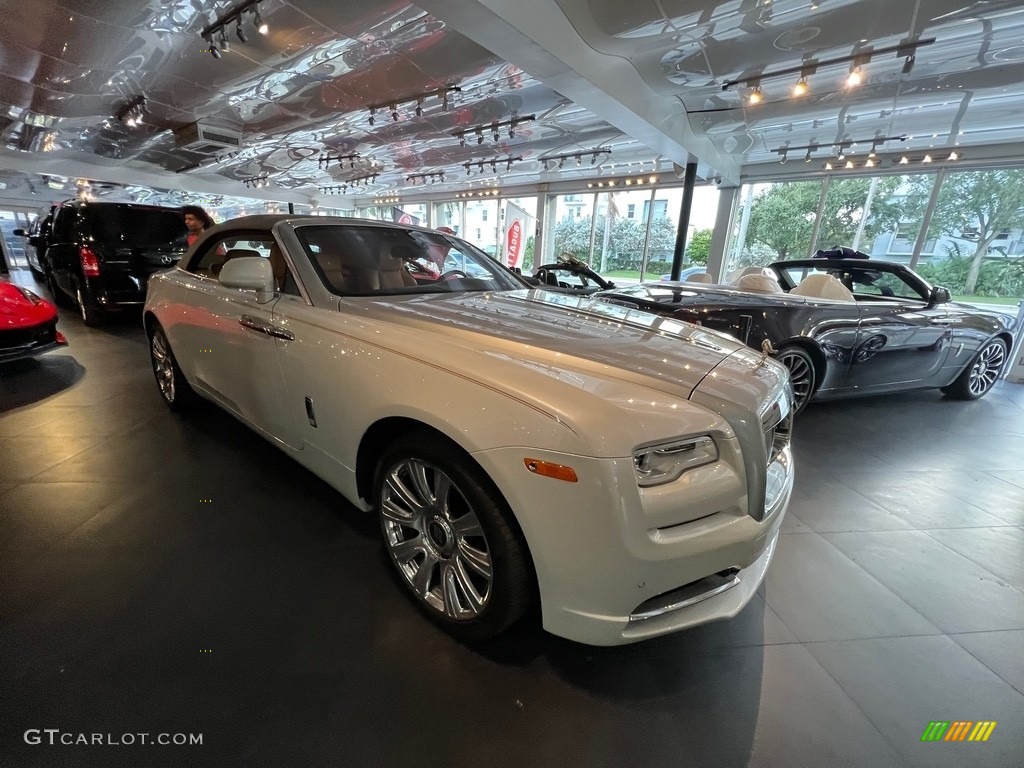2017 Rolls-Royce Dawn Standard Dawn Model Exterior Photos