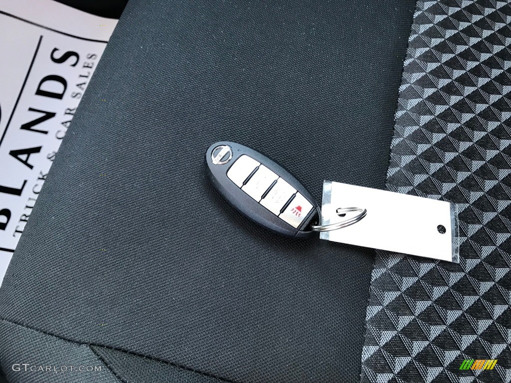 2021 Nissan Versa S Keys Photos