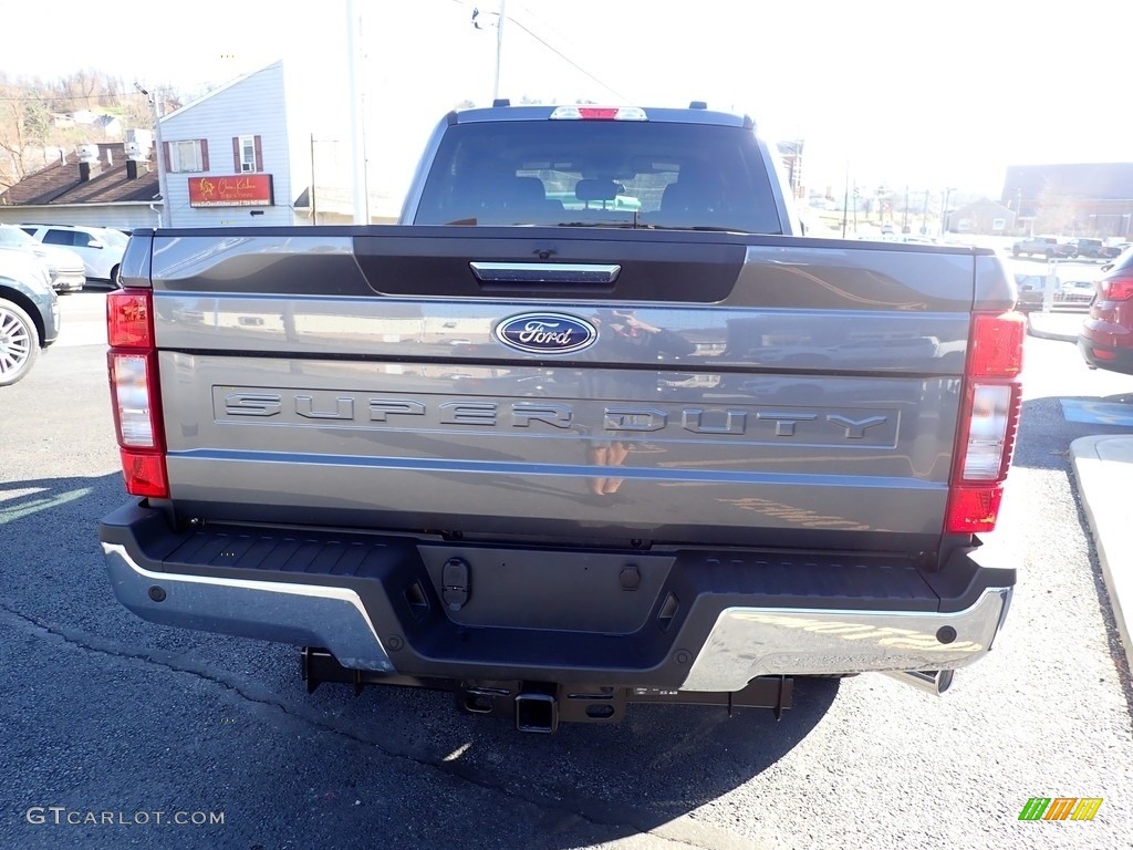 2022 F250 Super Duty XLT Crew Cab 4x4 - Carbonized Gray / Medium Earth Gray photo #4